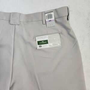 DOCKERS Golf Backswing Shorts‎ Men’s 38 Beige Flat Front Relaxed Fit D4 NWT